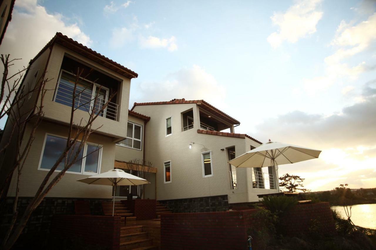 Jeju Lake Pension Exterior foto