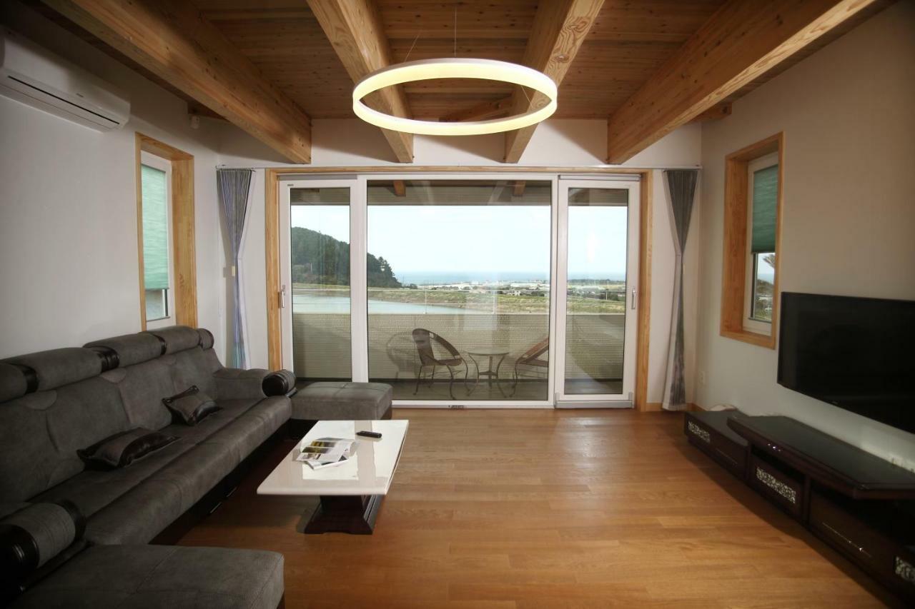 Jeju Lake Pension Exterior foto